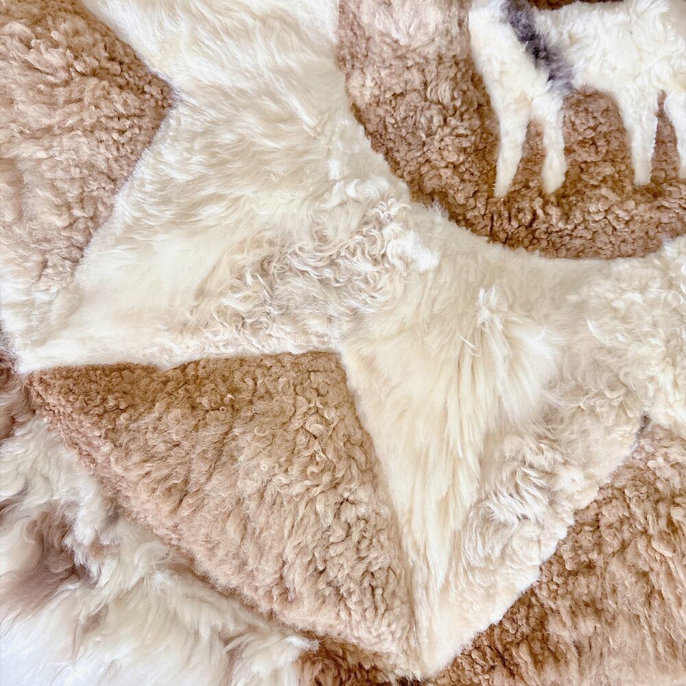 SOUTH AMERICAN ROUND PATCHWORK ALPACA FUR RUG - Picture 15 of 16